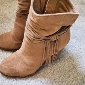 Boots size 6 suede